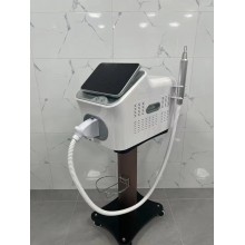 Laser beauty instrument